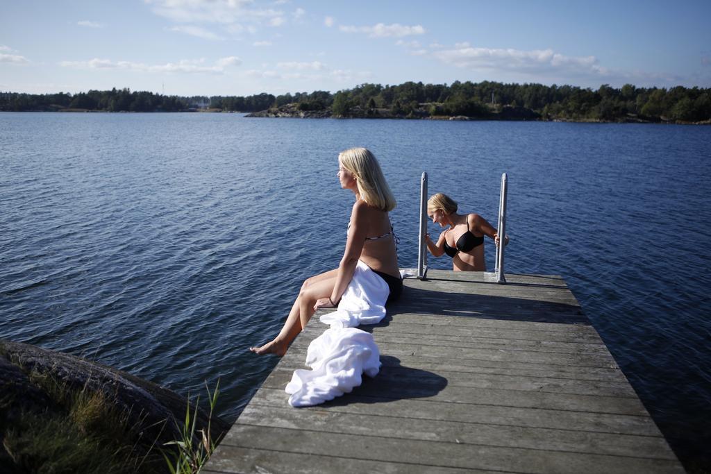 Djuroenaeset Hotell & Konferens Djurhamn Exterior photo